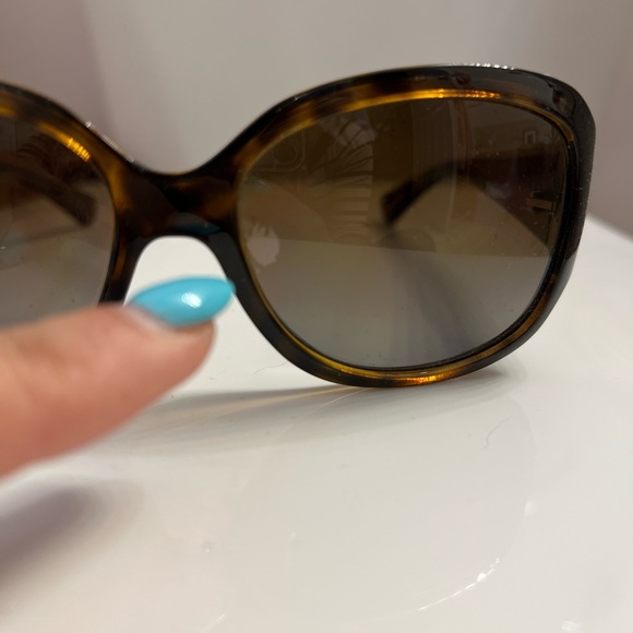 Dolce and Gabbana sunglasses - Picture 2 of 5